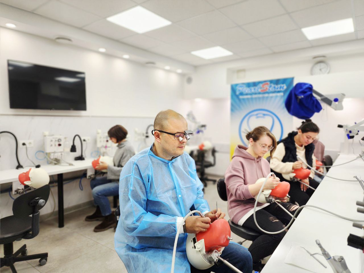 Препарування зубів під вініри та коронки