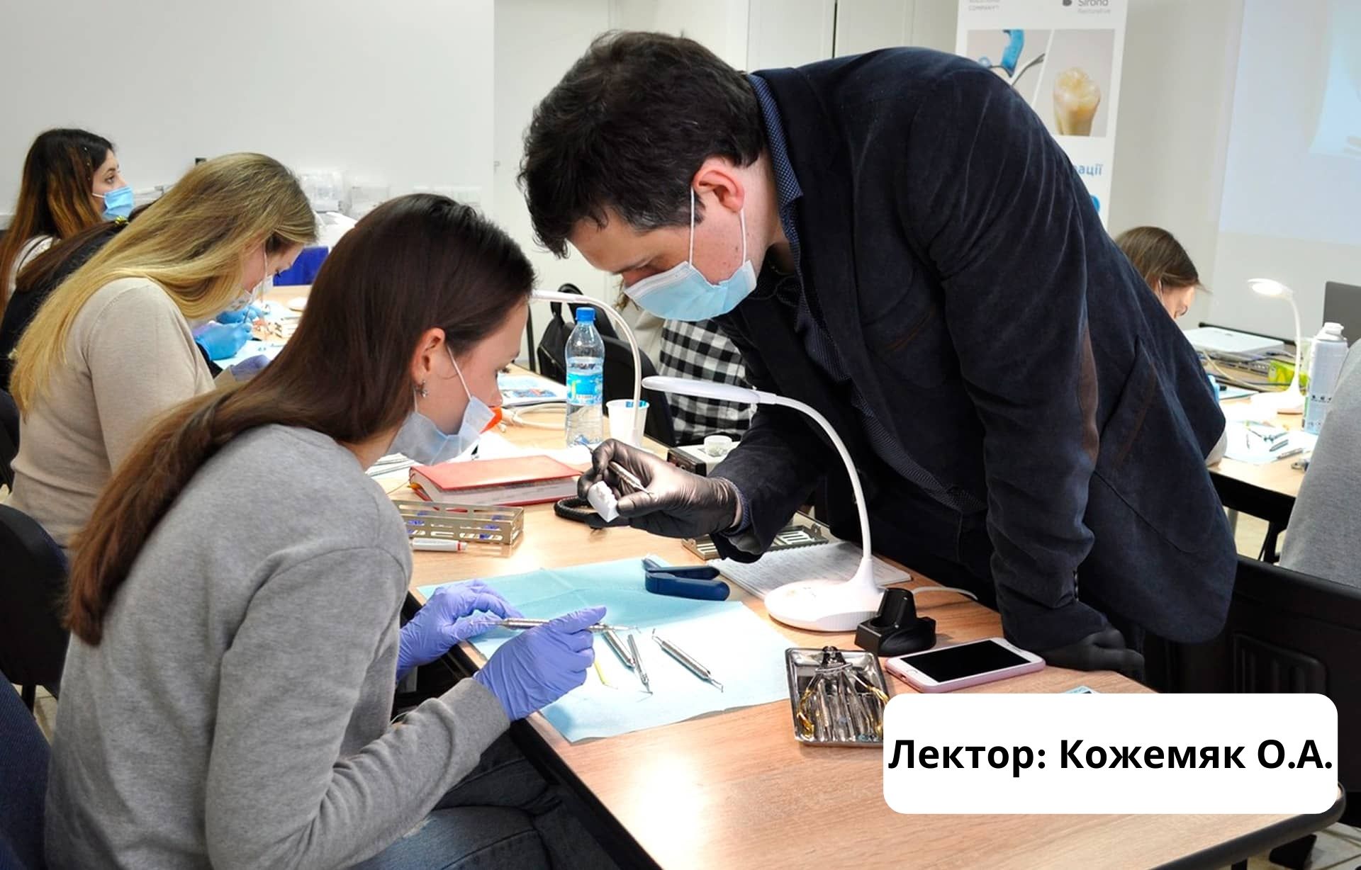 Інноваційні підходи до мікроінвазивної прямої реставрації фронтальних зубів